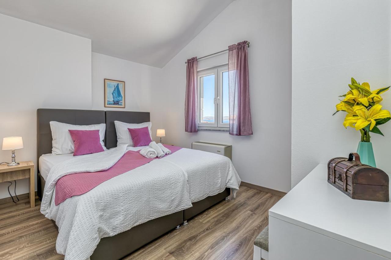 Villa Mihaela Трогир Екстериор снимка