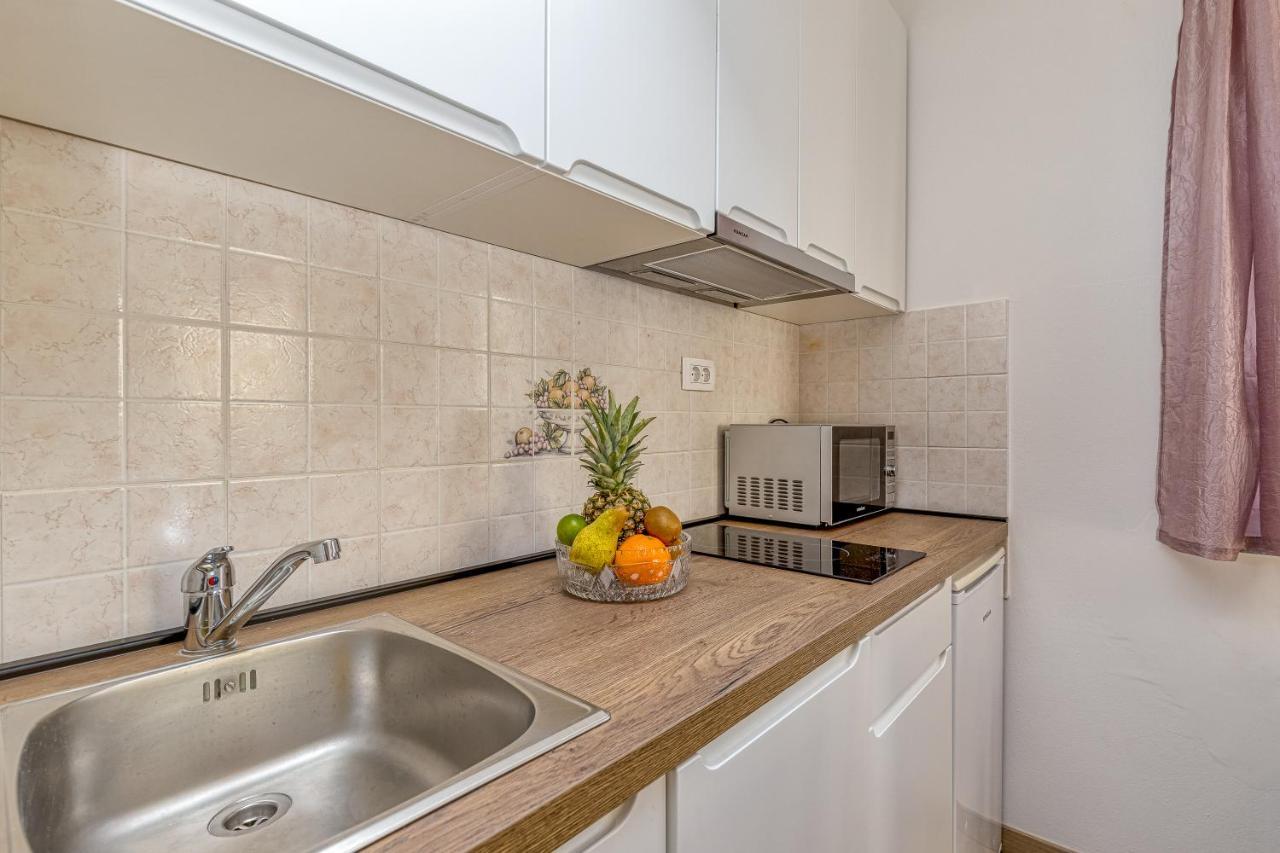 Villa Mihaela Трогир Екстериор снимка