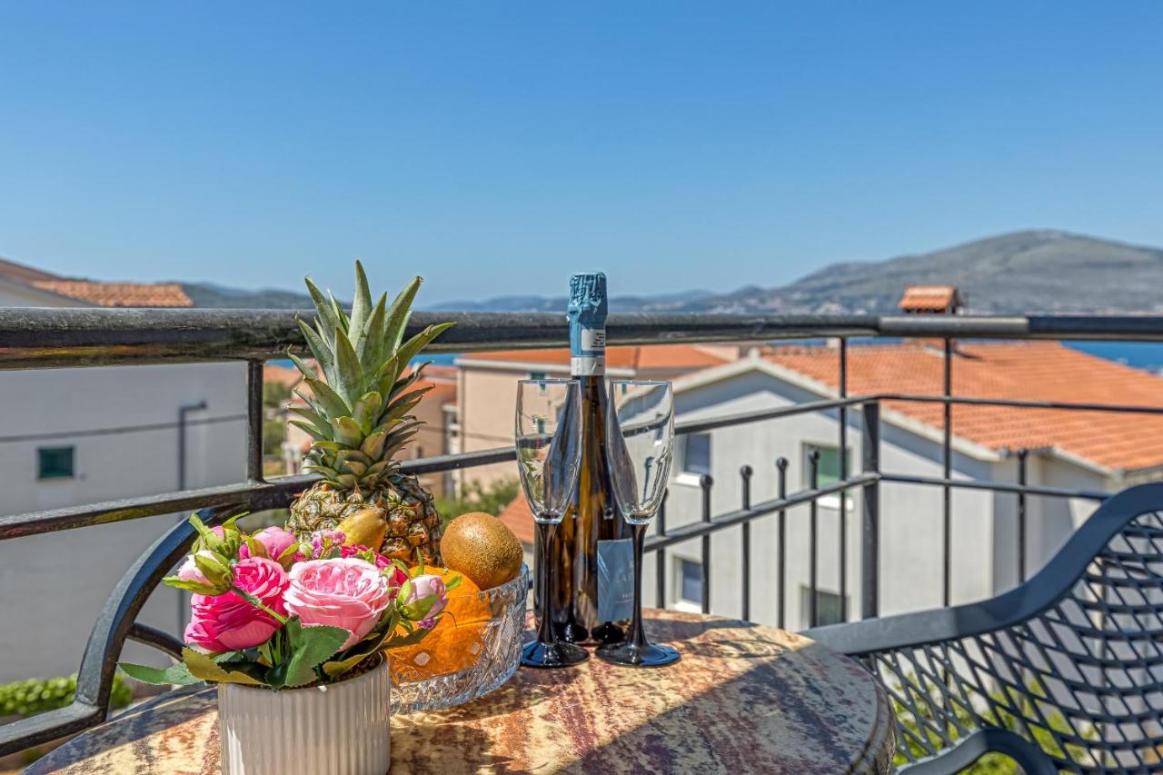 Villa Mihaela Трогир Екстериор снимка